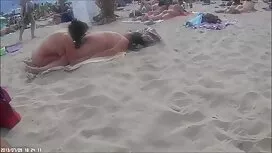 白いコックを持つ若い黒人女性をクソ 女性 ...