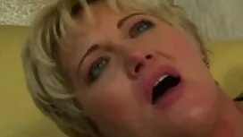 二清潔な女の子の後のシャワーが糞っ ドラ ...