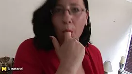 ドライバーは深く車に吸い込まれます 出会 ...