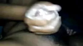 彼女は小さな湖から裸で歩いた やりたい  ...