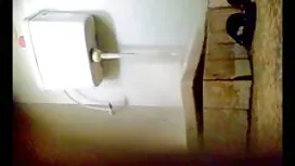 女の子はよく吸い込まれ、彼女の叔父が午前 ...