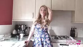 私は妻と一緒にいます。 エロ い 女 と ...