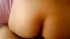 レズビアンのトレーナーの69位置を魅了彼 ...