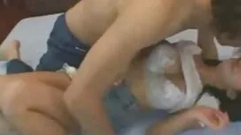 ハゲの獲物を持つ隣人は、肛門の冒険を経験 ...