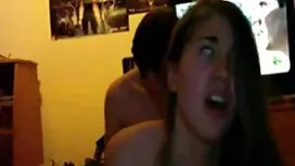 彼女は彼女の友人の一人が黒檀の女性をクソ ...