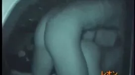 映画の中の若い女の子は面白くて楽しくなり ...