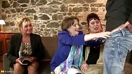 ちょうど非常に裸の女の子 剛毛 女 動画