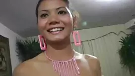 密かに叔母はシャワーの後にタバコを脱いだ ...