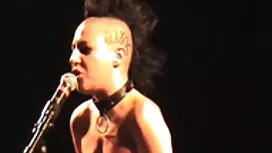 最初のダブル浸透のための成熟したママ 女 ...