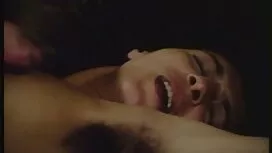 タバコを持つ女の子の深い舌 淫乱 女 オ ...