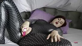 面白いレズビアンの学生ゲームやホーム映画 ...