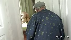 セクシーな女の子とナドールの演劇 安心  ...