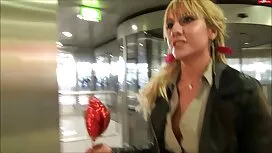 成熟した恋人とのベッドで えろ m 女