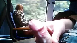 Valeriaに赤ストラップにディルド深 ...