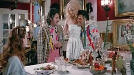 ロシア軍のために女の子を訓練する 女性  ...