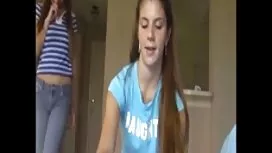 マッサージャーはそこからメンバーを取り、 ...