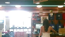 奴隷の妻は彼女の肌荒れのために処罰されま ...