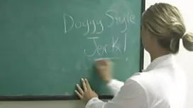 仮面の男は女の子をキャッチし、レイプのた ...